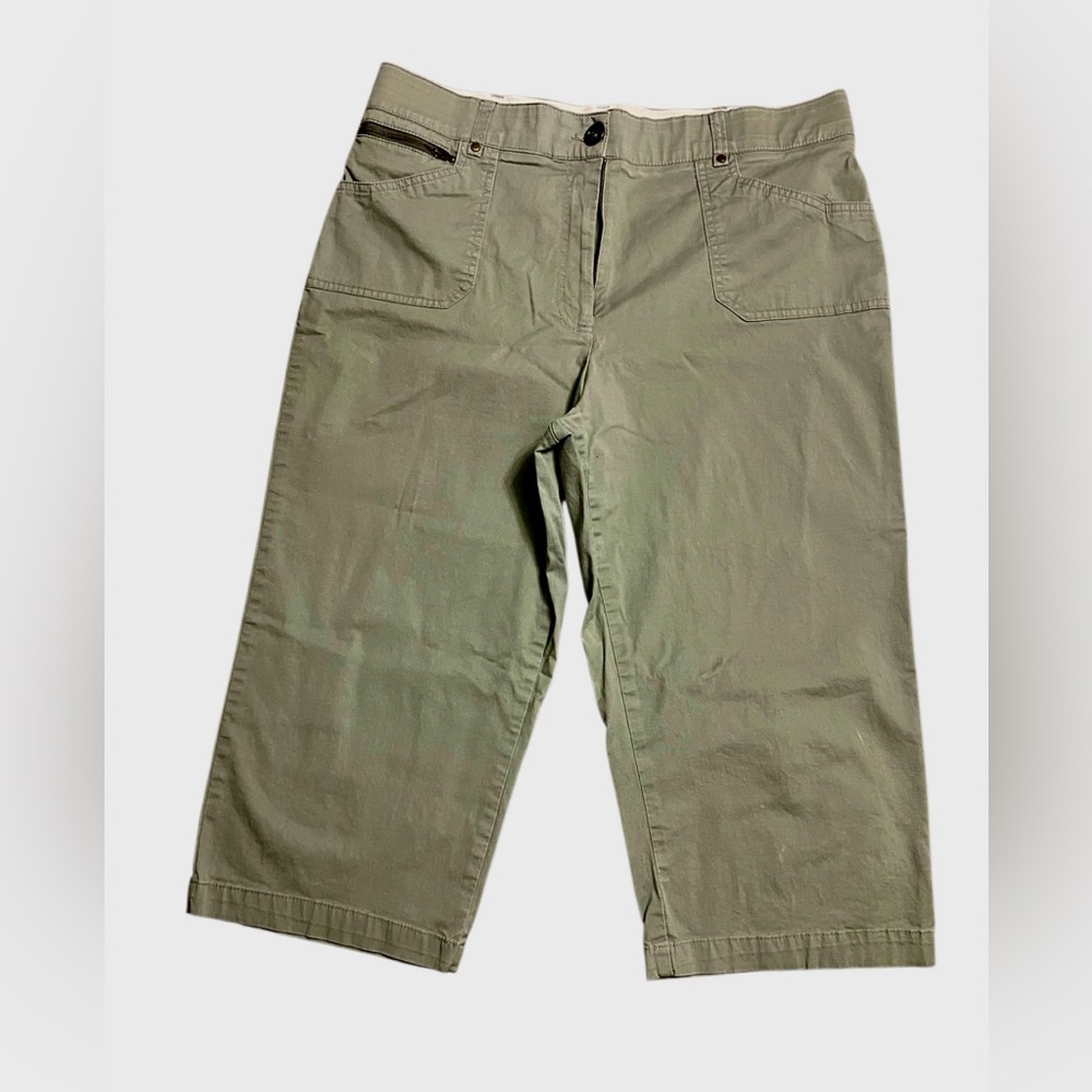 Counterparts Women’s Capris – Size 14